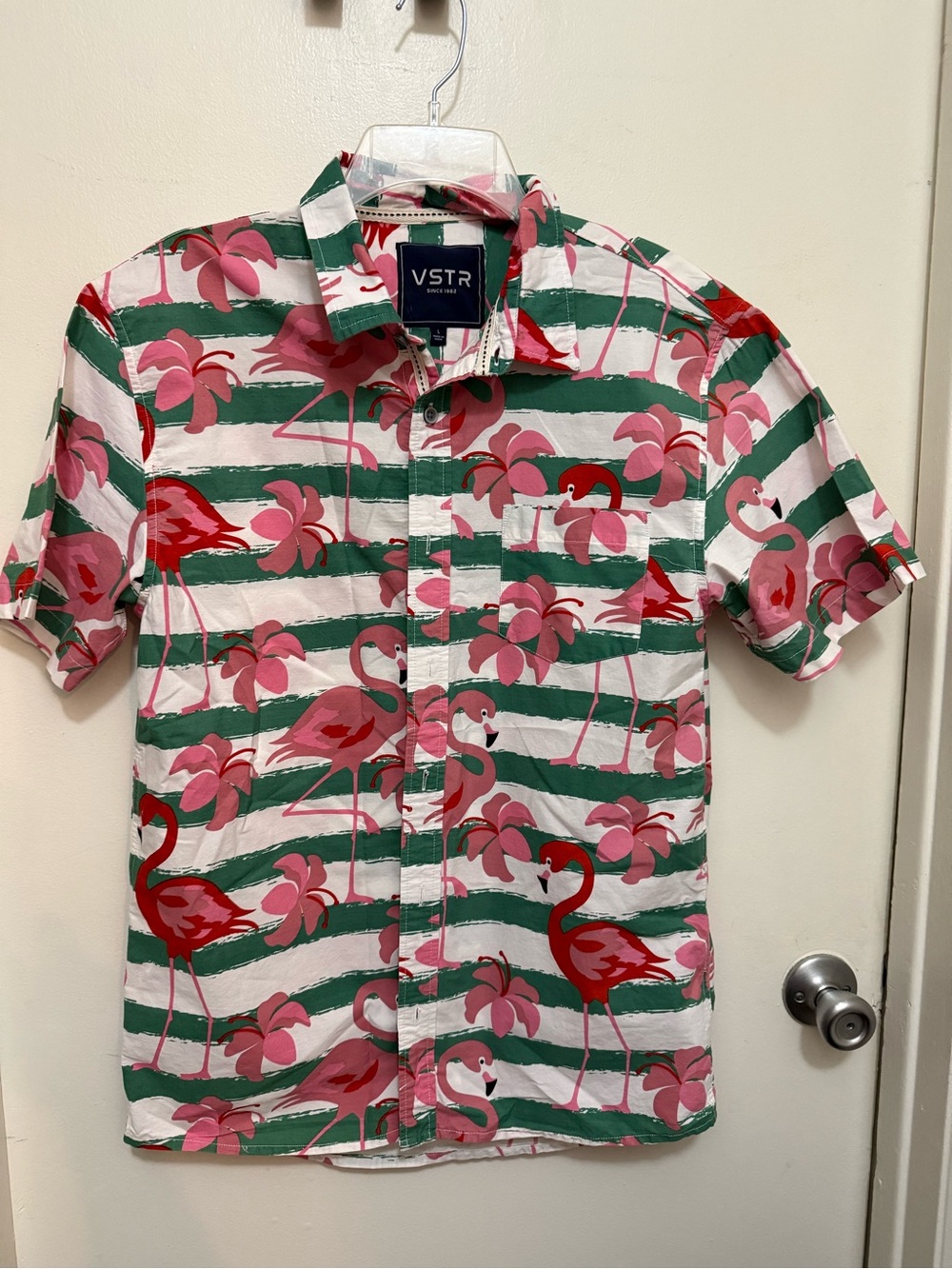 VSTR Men’s Pink Flamingo Print Short Sleeve Button-Down Shirt